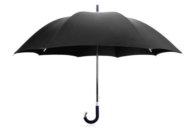 Năm 2012, khi đi bộ trên đường tại thành phố Hannover, Đức, một người đàn ông 40 tuổi bị kẻ lạ mặt đâm từ phía sau bằng mũi của chiếc ô. Mảnh kim loại trong ô đã xuyên qua cơ thể nạn nhân, khiến ông bị hôn mê và không thể hồi phục.