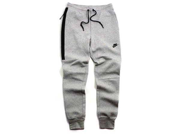 Tháng 4/2006, Jimmy Hackley, 61 tuổi, sống tại bang Florida (Mỹ) đã thắt cổ Patricia Ann McCollum, 29 tuổi, bằng quần thể thao. Qua các phiên xét xử, tòa tuyên án Jimmy tội giết người cấp độ một. 