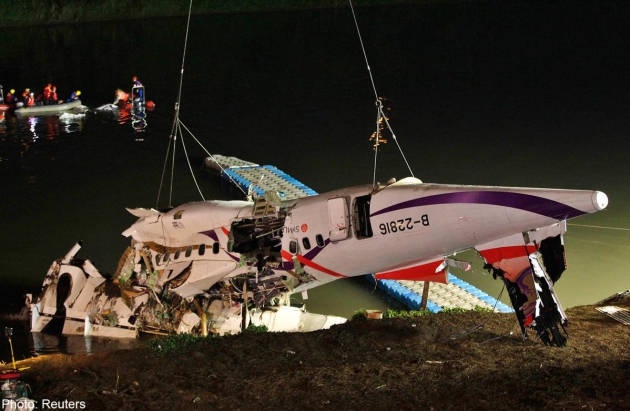 Phi cong cua GE235 tung yeu cau bao tri may bay hinh anh