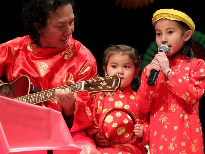 Nguoi Viet tai My xem mua lan, bieu dien vo thuat don Tet hinh anh