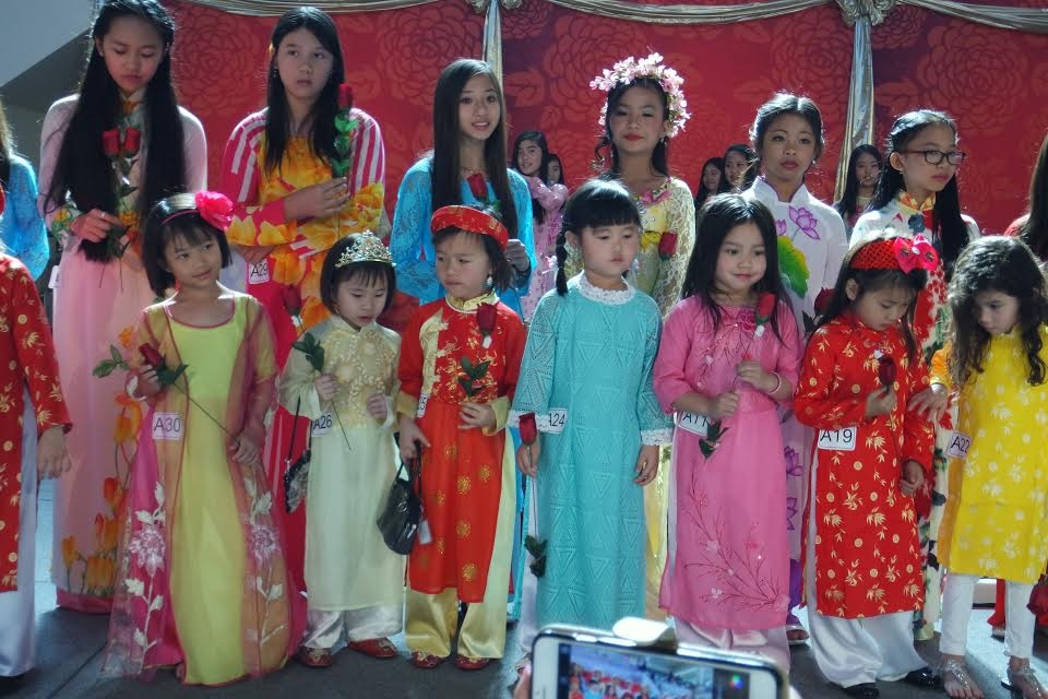 Nguoi Viet o My to chuc cuoc thi ao dai don Tet hinh anh