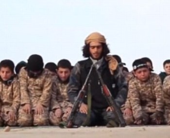 IS dang video huan luyen tre em thanh chien binh thanh chien hinh anh