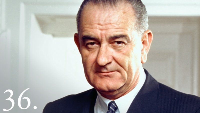 6. Lyndon Baines Johnson (tổng thống thứ 36, nhiệm kỳ 1963 - 1969) Gia đình ông Johnson mất hết tài sản khi ông còn là một cậu bé. Tuy nhiên, ông tích lũy hơn 6 km2 đất đai ở quận Blanco, bang Texas, trong cuộc đời mình. Ông và vợ còn sở hữu một trạm phát thanh - truyền hình ở thành phố Austin (Texas) và nhiều tài sản giá trị khác, từ đàn gia súc đến máy bay riêng. Ông sở hữu khối tài sản ước tính khoảng <abbr class=