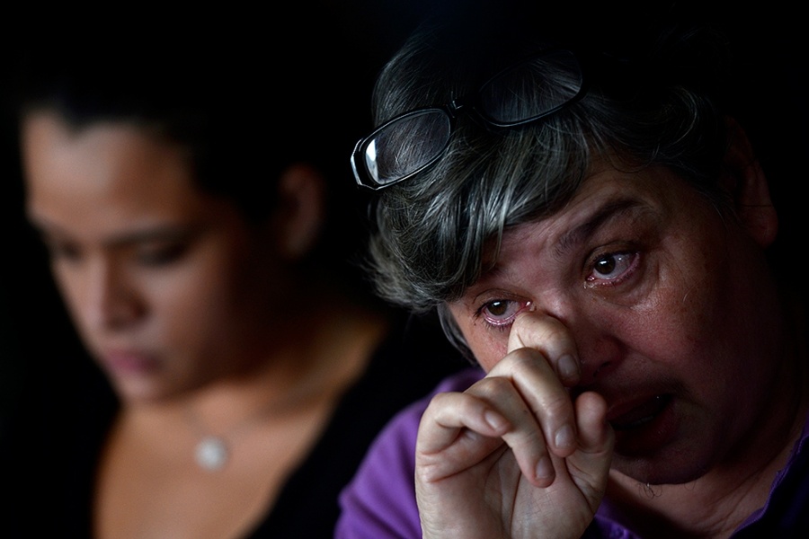 Chồng của cô Jacquita Gonzales, anh Patrick Gomes, là giám sát viên của chuyến bay MH370. “Đây là lỗ hổng lớn và nỗi mất mát to lớn trong cuộc đời chúng tôi”, góa phụ 52 tuổi nói trong dòng nước mắt. 