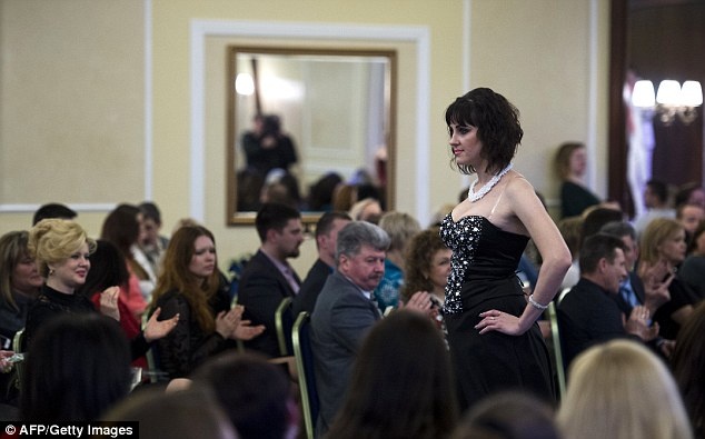 Ukraine là một trong số những nước còn tổ chức ngày Quốc tế phụ nữ. Ngày 8/3 đầu tiên trong lịch sử thế giới diễn ra vào năm 1911, với hàng nghìn hoạt động diễn ra toàn cầu. Ảnh: AFP