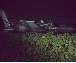 May bay roi tai Uruguay, co the khong ai song sot hinh anh