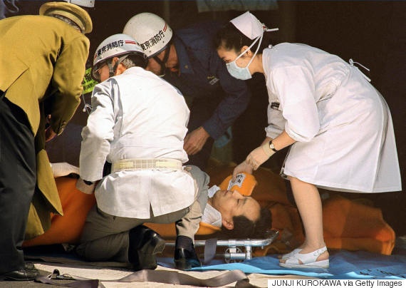 Vụ tấn công khiến dư luận Nhật Bản kinh hoàng bởi quy mô và mức độ tàn khốc của nó. Sự việc năm 1995 là vụ tấn công gây thương vong lớn đầu tiên ở Nhật Bản kể từ sau khi Mỹ thả bom nguyên tử xuống nước này trong giai đoạn Thế chiến 2. Ảnh: AFP