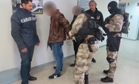 Ảnh: Sofia là thủ đô của Bulgaria - một trong những nước nghèo nhất ở châu Âu. Các băng mafia đã thực hiện 140 vụ giết người theo hợp đồng ở thành phố này từ những năm 1990. Năm 2010, một người dẫn chương trình phát thanh địa phương đã bị ám sát giữa ban ngày khi di chuyển trên phố. sofiaglobe.com 