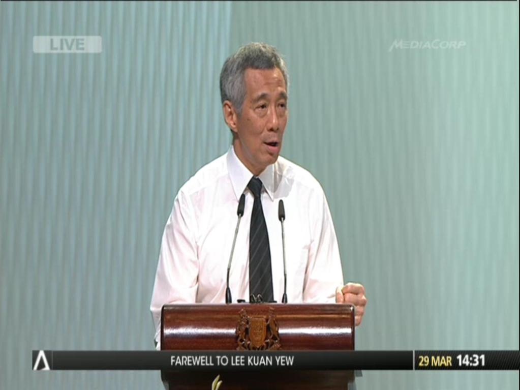 Ông Lý Hiển Long đọc điếu văn tại lễ quốc tang dành cho ông Lý Quang Diệu. Ảnh: Twitter