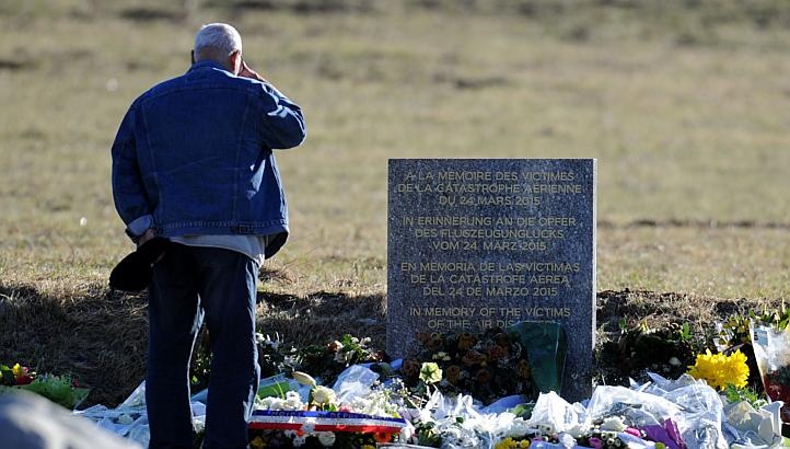 Chuyen di dinh menh cua co be 12 tuoi tren phi co 4U9525 hinh anh