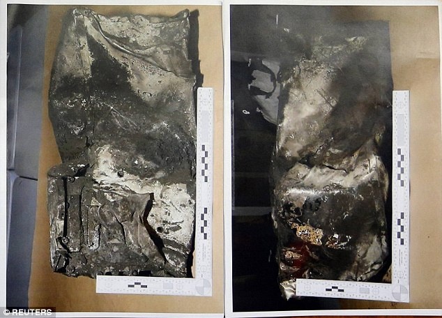 Hộp đen thứ 2 trên máy bay Airbus A320 gặp nạn của hãng Germanwings vừa được tìm thấy hôm 2/4. Ảnh: Daily Mail