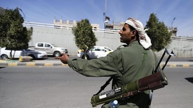 Yemen: Phien quan Houthi chiem dinh tong thong o Aden hinh anh
