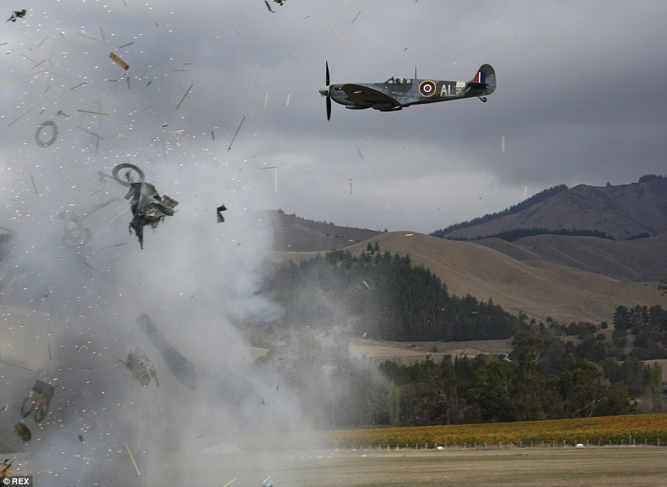 May bay no tung trong trien lam o New Zealand hinh anh