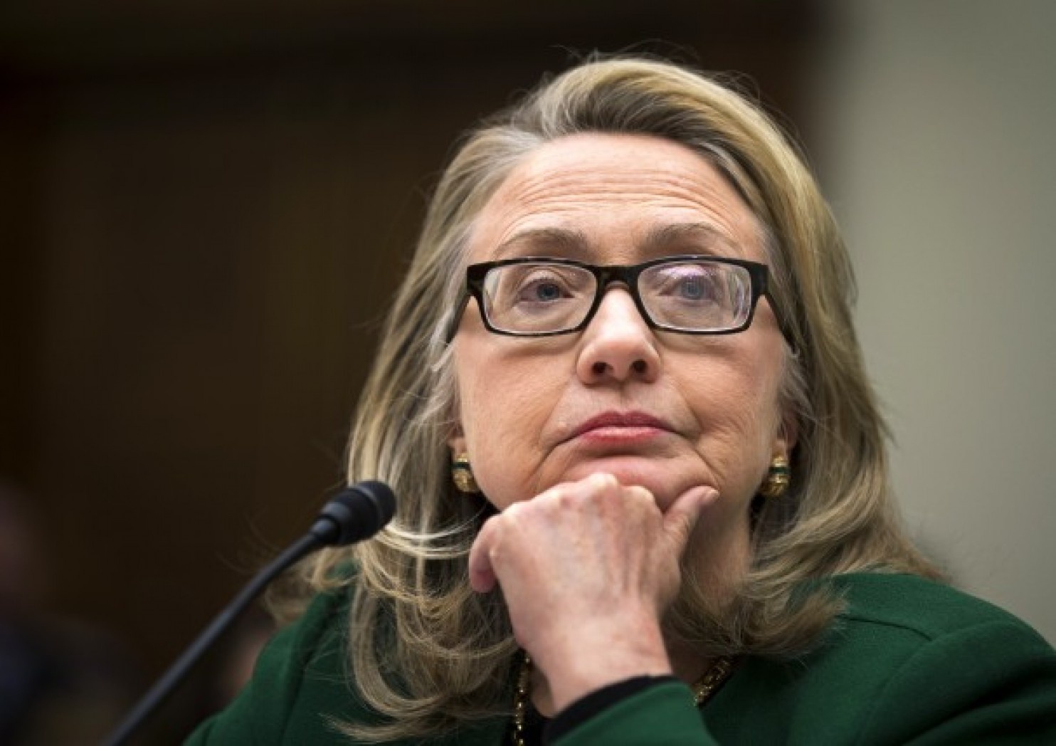 Ngày 23/1/2013, Ngoại trưởng Clinton điều trần trước quốc hội về vụ tấn công đại sứ quán Mỹ ở Libya. Vài ngày sau, bà kết thúc nhiệm kỳ ngoại trưởng, rời khỏi chính phủ và nhường nhiệm vụ lãnh đạo Bộ Ngoại giao Mỹ lại cho ông John Kerry. Ảnh: AP