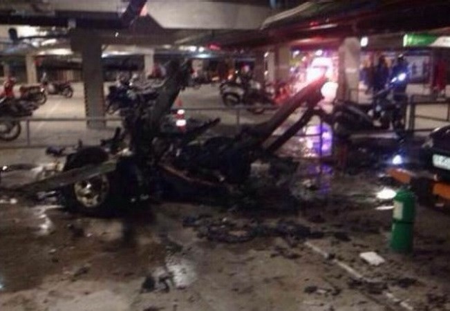 Thai Lan: Danh bom xe o trung tam mua sam, 7 nguoi bi thuong hinh anh