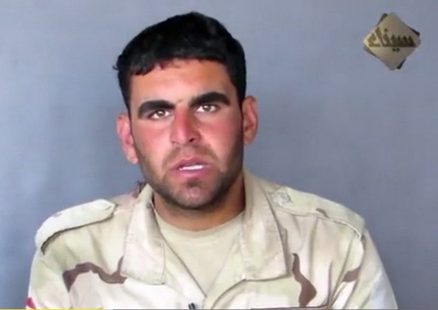 IS tung len mang video hanh quyet mot binh si Ai Cap hinh anh