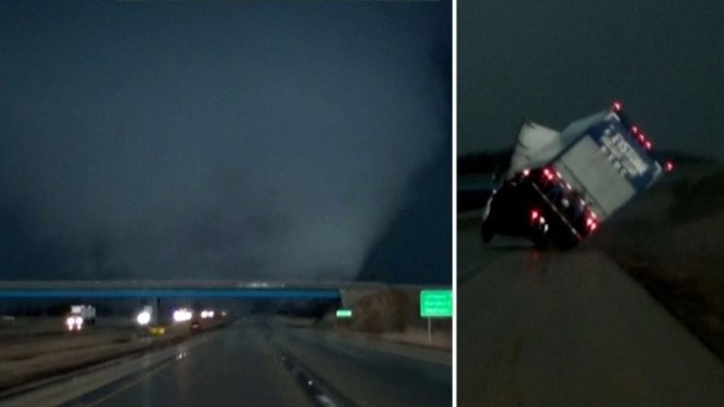 Xem clip voi rong cuon xe tai lat nghieng ben duong hinh anh