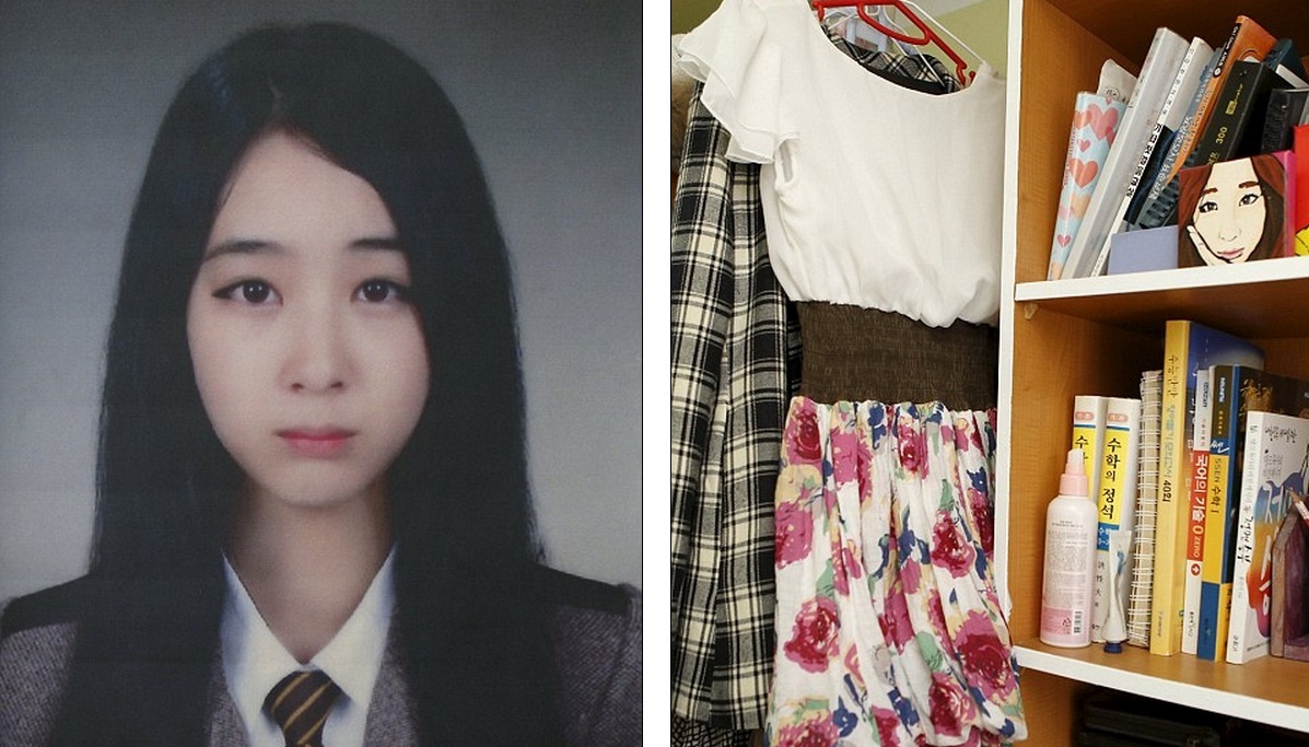 Mẹ của Moon Ji Sung vẫn giữ bức chân dung của con gái ở giữa phòng cùng các quần áo, sách vở mà Moon từng sử dụng.