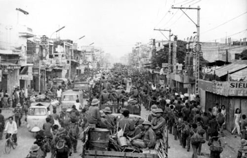 Ky uc cua nguoi Viet Nam ve chien tranh tren bao My hinh anh