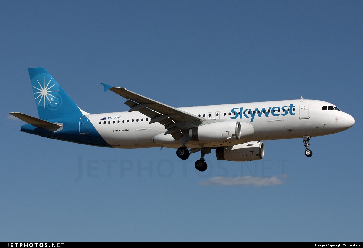 Roi 5.500 m trong vai phut, may bay ha canh khan cap hinh anh