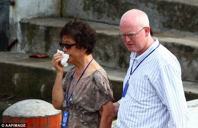 Helen Chan, the mother of Andrew Chan (left) and McMahon   Read more: http://www.da