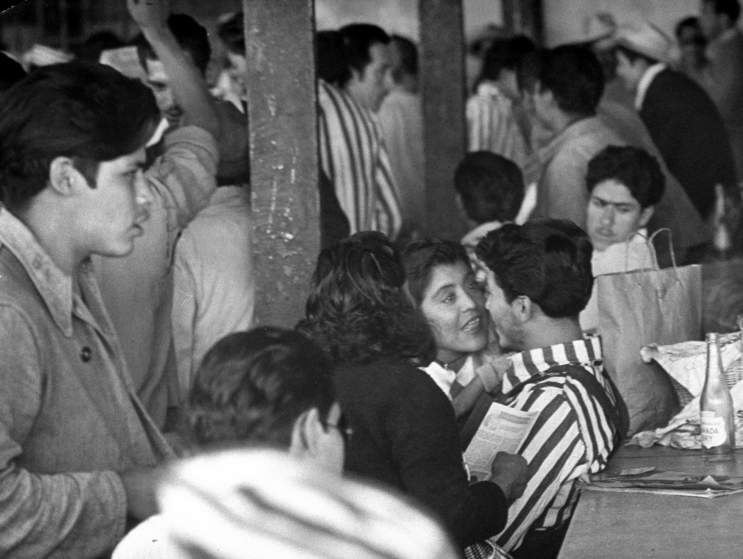 Ban quản lý trại giam sắp xếp cuộc gặp dài hai tiếng/