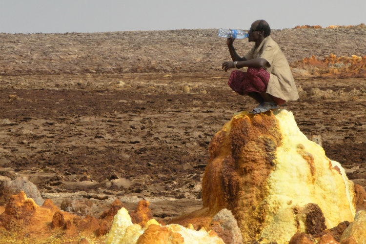 Cuoc song khac nghiet tai khu dan cu nong nhat the gioi hinh anh