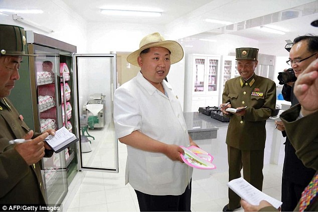 Bao Anh dua tin ve mu trang cua Kim Jong Un hinh anh