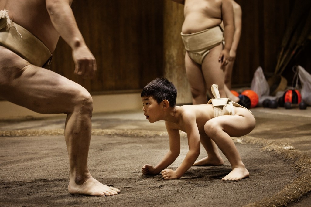 Mot ngay kho luyen cua cac vo si sumo nhi Nhat Ban hinh anh