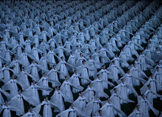 Một màn đồng diễn Ariang diễn ra ở sân vận động mùng 1/5 ở thủ đô Bình Nhưỡng hôm 22/7/2013 nhân kỷ niệm 60 năm ngày kết thúc chiến tranh Triều Tiên (1950 - 1953).