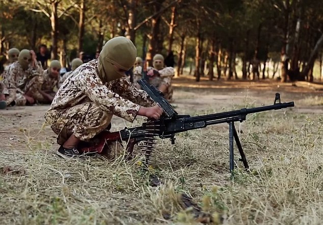 Canh IS dao tao nhung dua tre bi 'tay nao' hinh anh