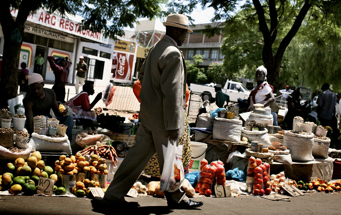 Cuoc song cua nhung 'ty phu ngheo' o Zimbabwe hinh anh