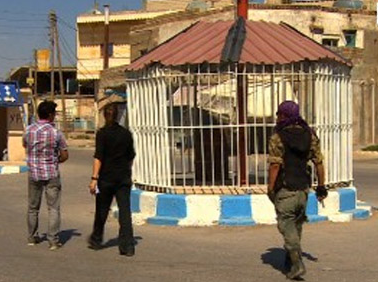 'Bung binh tu than' giua pho duoi che do IS hinh anh