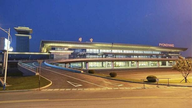 Bên ngoài cảng hàng không mới của Triều Tiên.