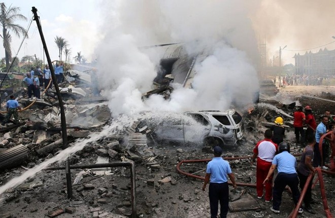 Cuu ho Indonesia tim nguoi song sot trong vo vong hinh anh