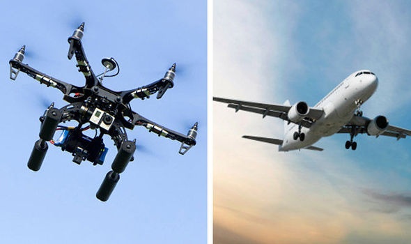 May bay khong nguoi lai suyt va cham phi co cho khach hinh anh