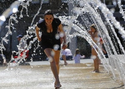 Nhung hinh anh an tuong ngay 2/7 hinh anh