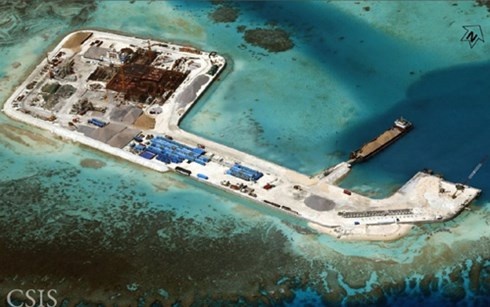 Xay can cu quan su, Trung Quoc mo duong chiem Bien Dong hinh anh