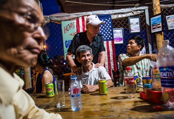 Quan he Viet - My: Khep qua khu va phat trien ruc ro hinh anh