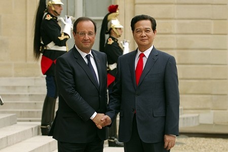 Thủ tướng Nguyễn Tấn Dũng hội kiến Tổng thống Pháp Francois Hollande. Ảnh: chinhphu.vn.