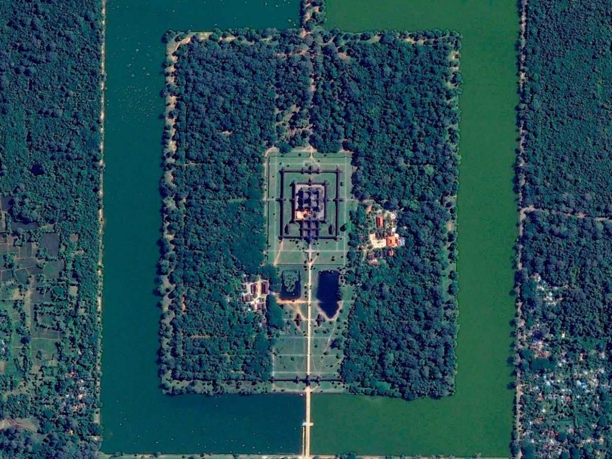 Toàn cảnh đền Angkor Wat - di tích tôn giáo lớn nhất thế giới - ở Campuchia khi nhìn từ không trung.