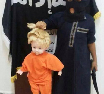 Chien binh nhi cua IS phai hoc cach cat dau bup be hinh anh