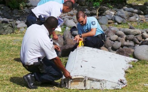 Viec phan tich manh vo nghi cua MH370 bat dau vao ngay 5/8 hinh anh