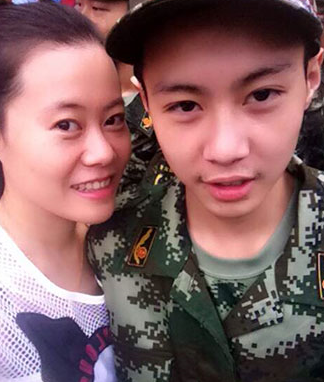 Bức ảnh chuoj chung giữa Y