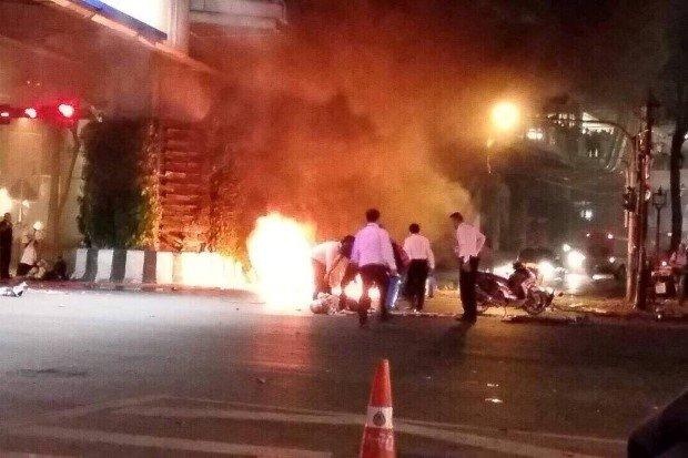 Hiện trường vụ nổ bom vào tối ngày 17/8. Ảnh: Bangkok Post