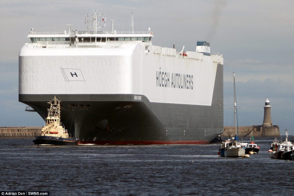 Anh an tuong ve tau cho oto lon nhat the gioi hinh anh