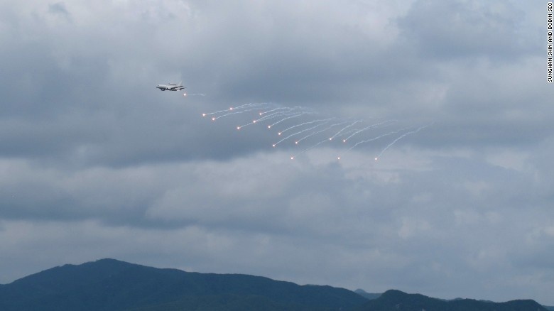 Máy bay do thám thế hệ thứ ba E-737 mang tên “Peace eye” với khả năng phát hiện mọi động thái quân sự từ đối phương. 