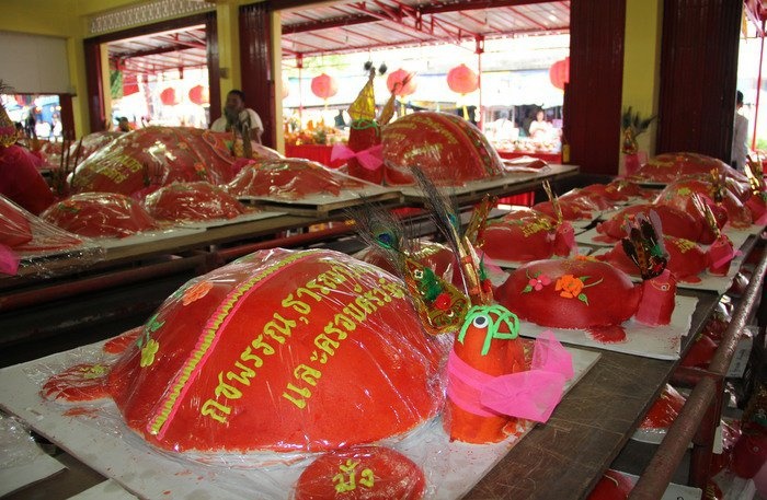 Người dân Phuket chuẩn bị món rùa đỏ trong lễ Vu Lan. Ảnh: Phuketgazette.net