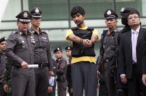 Nghi pham tan cong Bangkok thua nhan la ke giao tui bom hinh anh