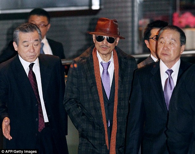 Shinobu Tsukasa – ông trùm hiện tại của yakuza Yamaguchi-gumi. 